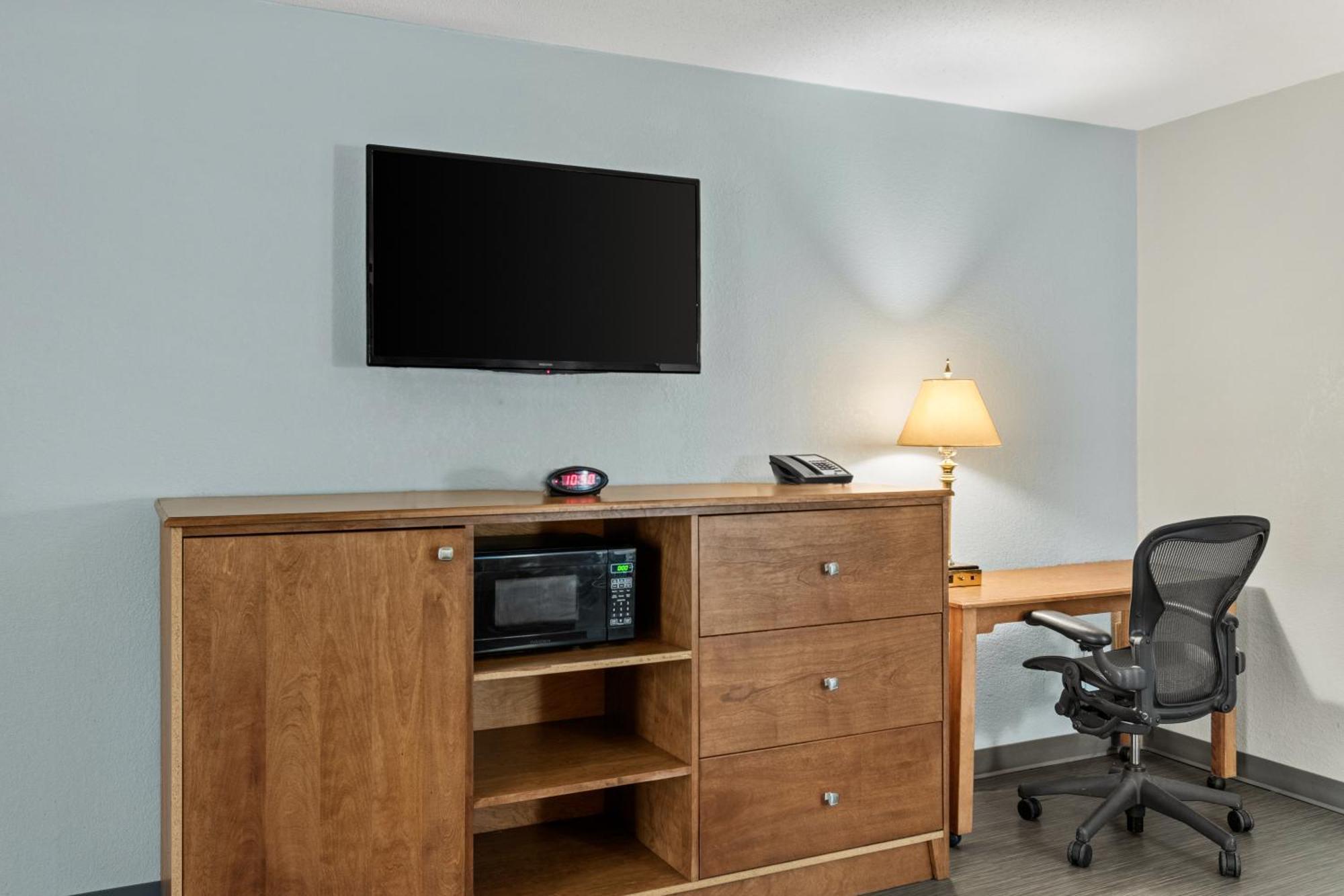 Americas Best Value Inn คาร์ไลล์ ภายนอก รูปภาพ