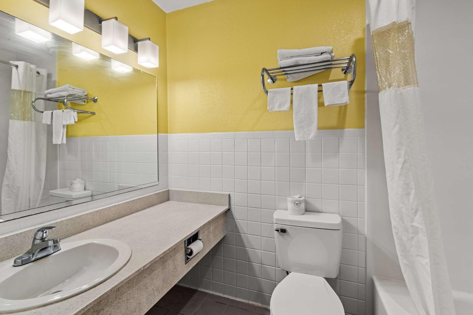 Americas Best Value Inn คาร์ไลล์ ภายนอก รูปภาพ