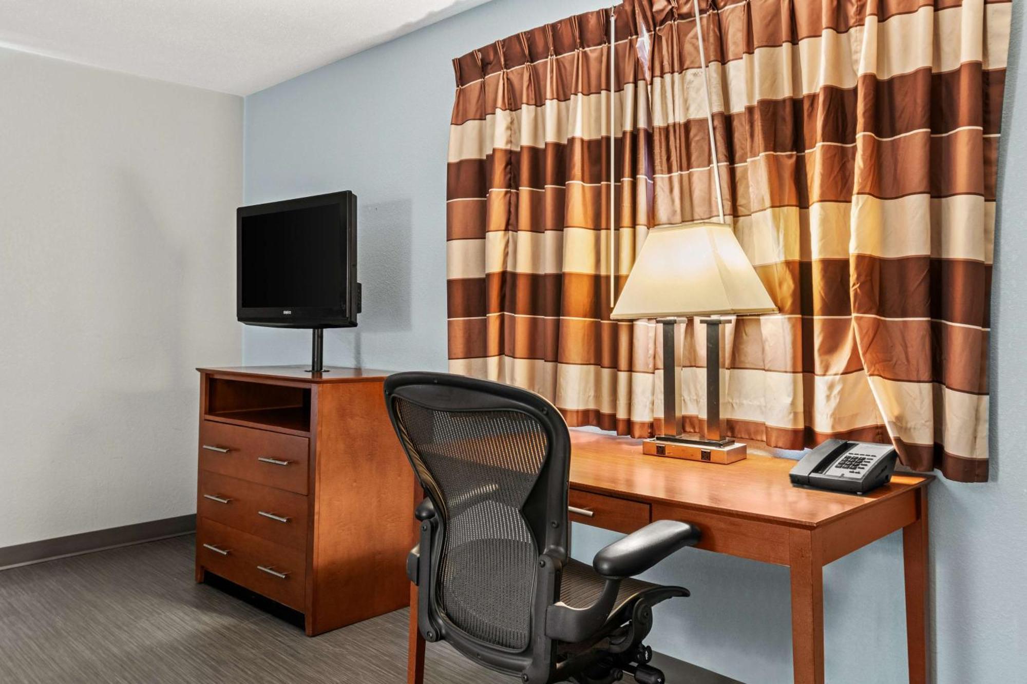 Americas Best Value Inn คาร์ไลล์ ภายนอก รูปภาพ