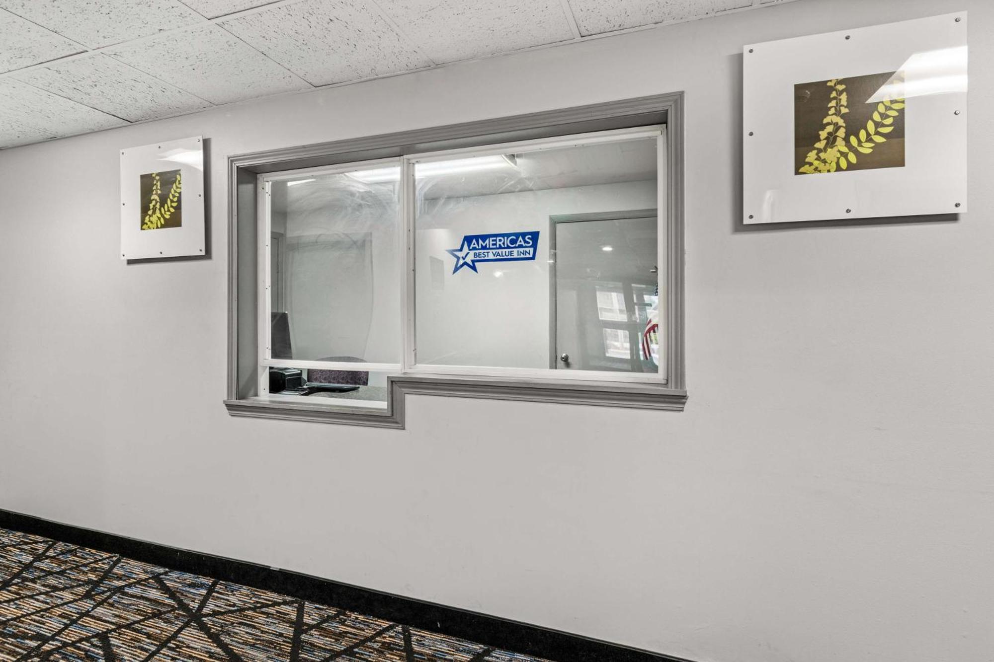 Americas Best Value Inn คาร์ไลล์ ภายนอก รูปภาพ