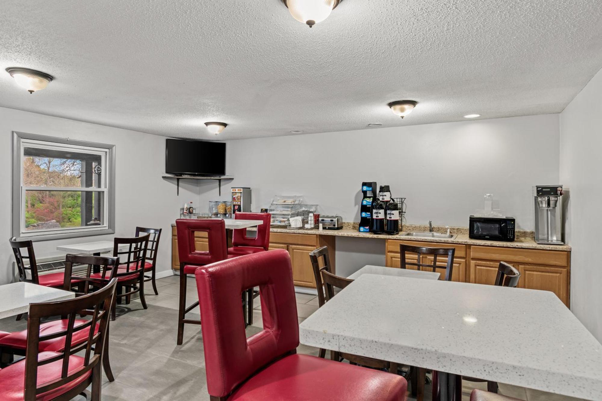 Americas Best Value Inn คาร์ไลล์ ภายนอก รูปภาพ